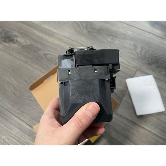 YOSUN v13h010l85 Replacement lamp for Epson Powerlite Home Cinema Projector - Picture 3 of 9